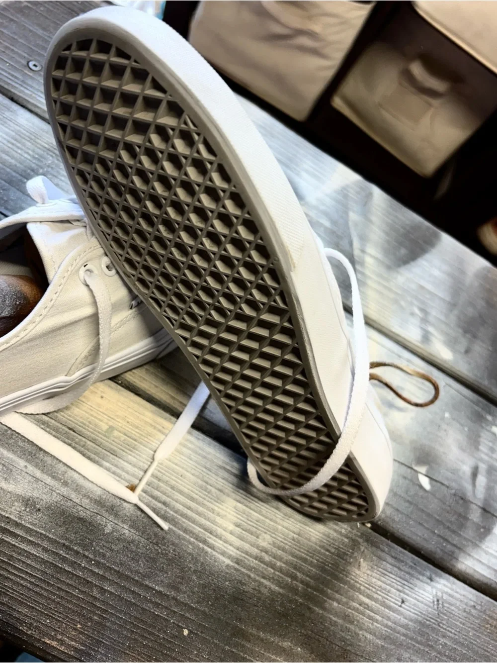 White Vans sneakers #skateboarding #classic size women’s 10 good condition
